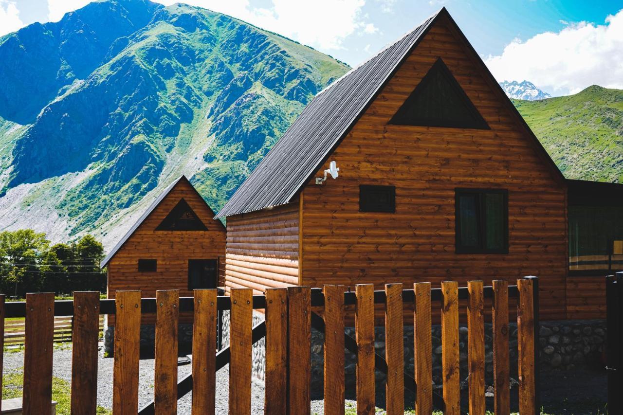 Traveler'S Cottages In Kazbegi מראה חיצוני תמונה