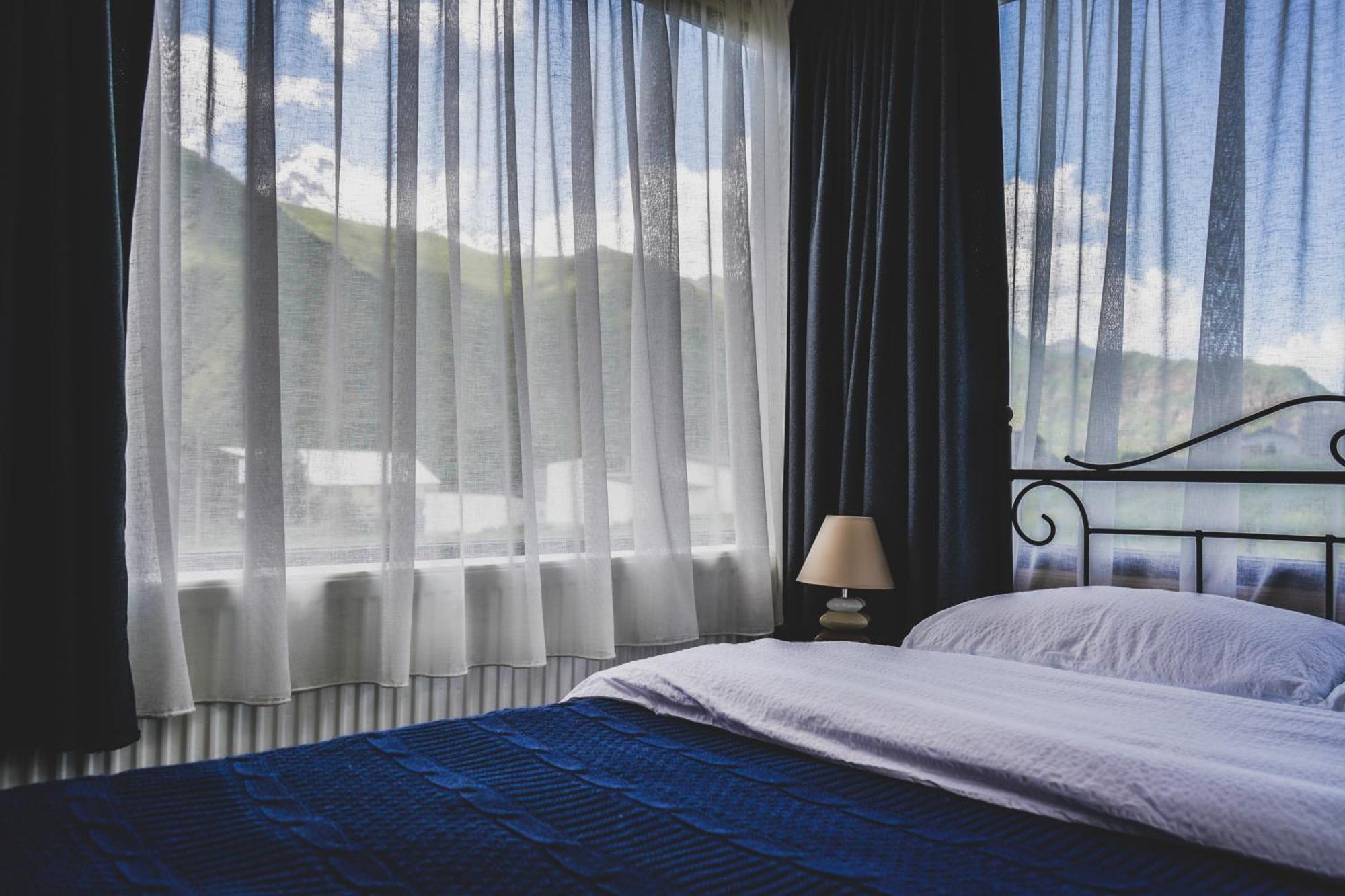 Traveler'S Cottages In Kazbegi מראה חיצוני תמונה