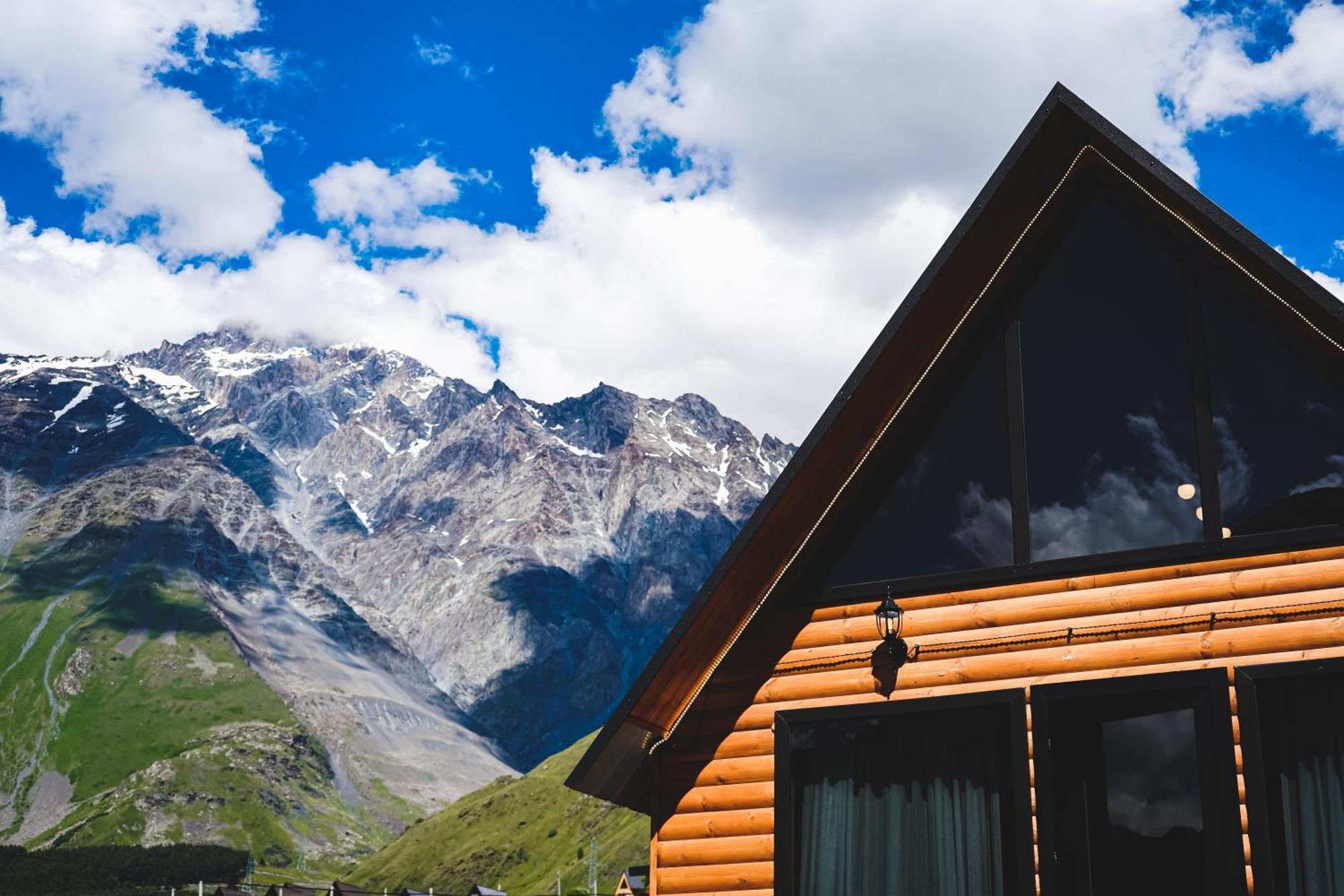 Traveler'S Cottages In Kazbegi מראה חיצוני תמונה