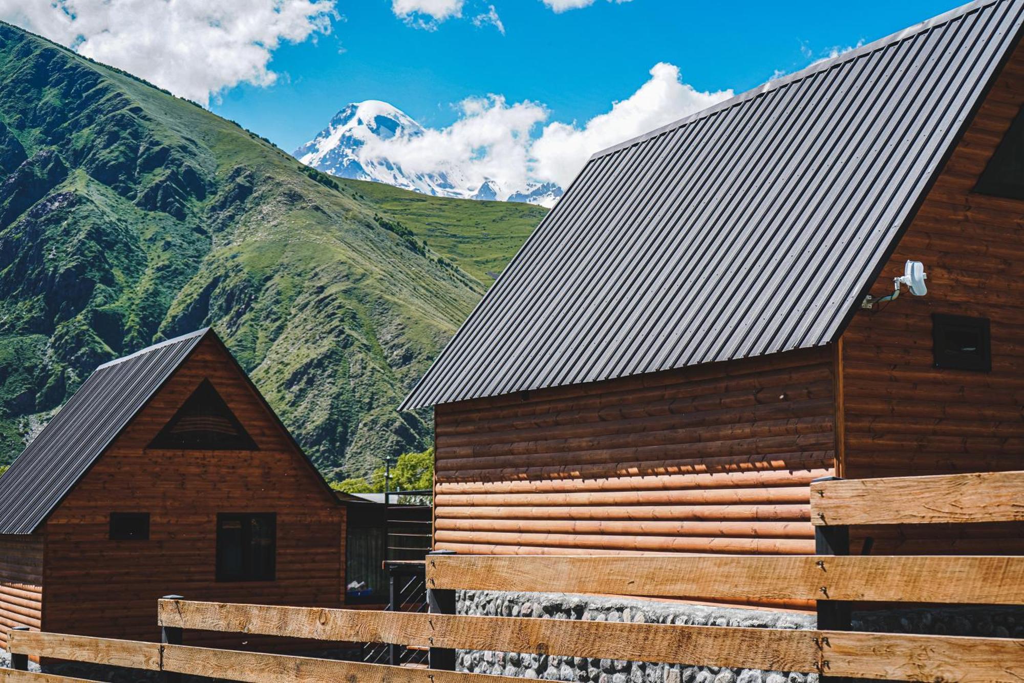 Traveler'S Cottages In Kazbegi מראה חיצוני תמונה